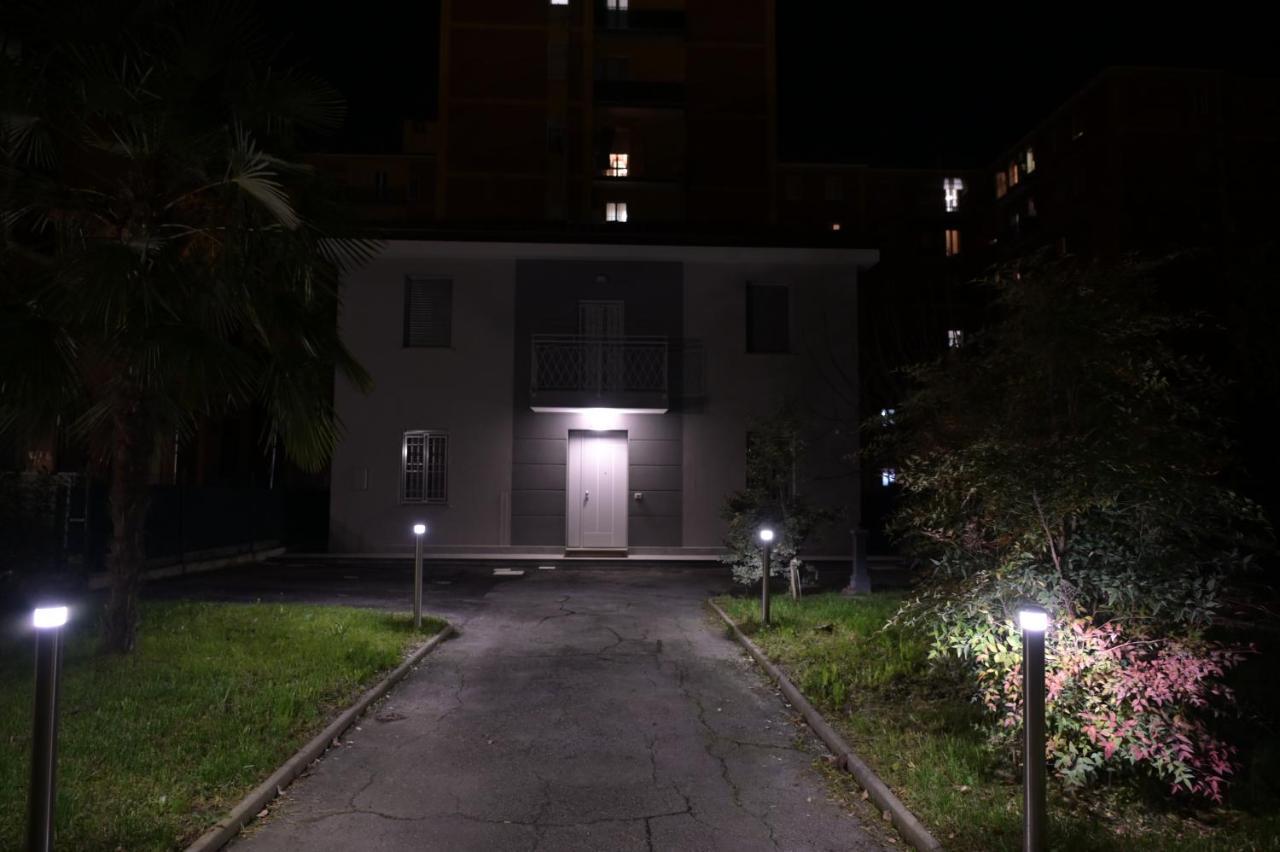Grigio Perla Panigale, Villetta Con Giardino E Parcheggio Privato Fino A Tre Posti Auto - Un Oasi Di Tranqullita Bologna Exterior foto